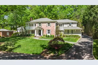 14 Cross Gates, Millburn, NJ 07078 - Photo 3