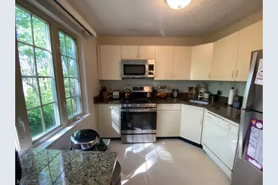 15 Starling Way Ondo, Berkeley Heights Township, NJ 07922 - Photo 3