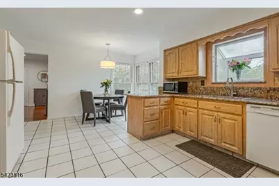 645 Foothill Rd, Bridgewater Twp., NJ 08807 - Photo 9