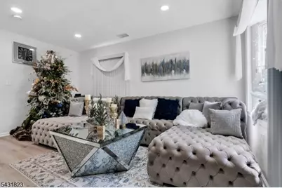 19 Clarion Ln, Newark, NJ 07103 - Photo 3