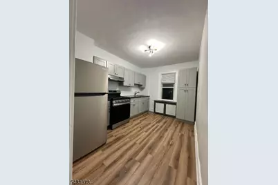 32 Hamilton Ave #2, Fairview, NJ 07022 - Photo 9