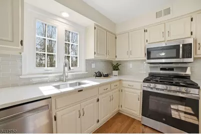 50 Pinewood Cres, Berkeley Heights Township, NJ 07922 - Photo 19