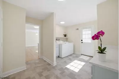 50 Pinewood Cres, Berkeley Heights Township, NJ 07922 - Photo 21