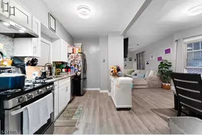 132 Jerome Pl, Bloomfield, NJ 07003 - Photo 5