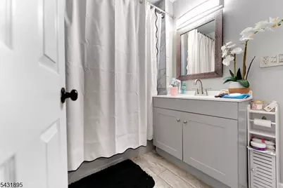 132 Jerome Pl, Bloomfield, NJ 07003 - Photo 13