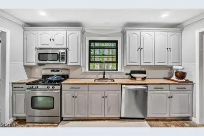 25 State St, Clark Township, NJ 07066 - Photo 13
