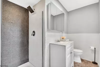 25 State St, Clark Township, NJ 07066 - Photo 31