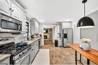 25 State St, Clark Township, NJ 07066 - Photo 11