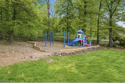 27 Mountainwood Ct, Totowa, NJ 07512 - Photo 49