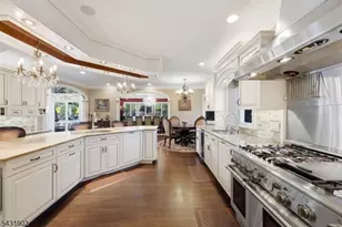 27 Mountainwood Ct, Totowa, NJ 07512 - Photo 17