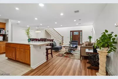22 Spier Dr, Livingston, NJ 07039 - Photo 5