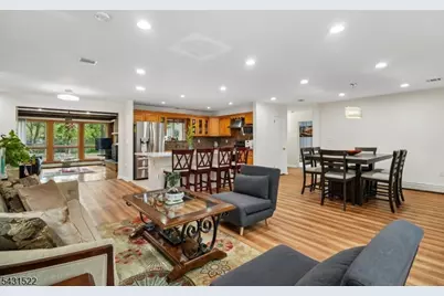 22 Spier Dr, Livingston, NJ 07039 - Photo 3