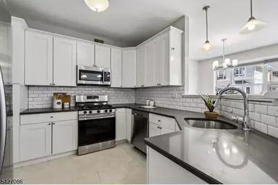 22 Devonshire Dr, Clifton, NJ 07013 - Photo 13