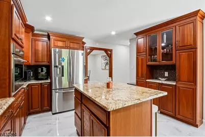 881 Bordentown Ave, Sayreville, NJ 08879 - Photo 15