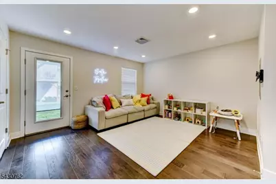 402 Saratoga Ct, Branchburg Township, NJ 08876 - Photo 23