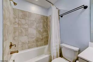 402 Saratoga Ct, Branchburg Township, NJ 08876 - Photo 19