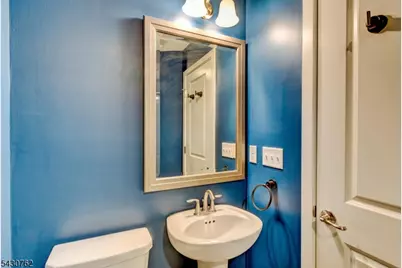 402 Saratoga Ct, Branchburg Township, NJ 08876 - Photo 25