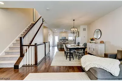 402 Saratoga Ct, Branchburg Township, NJ 08876 - Photo 15