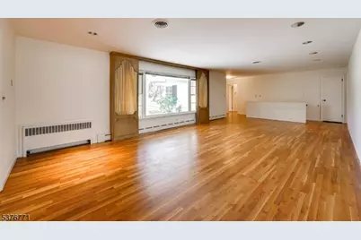 17 Oxford Dr, Livingston, NJ 07039 - Photo 3
