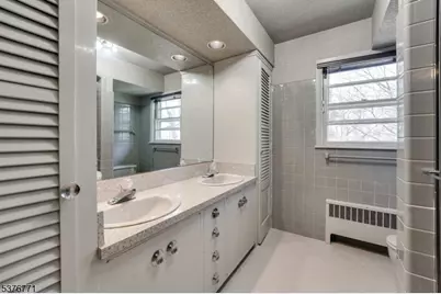 17 Oxford Dr, Livingston, NJ 07039 - Photo 19