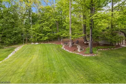 10 Hemlock Pl, Ringwood, NJ 07456 - Photo 31
