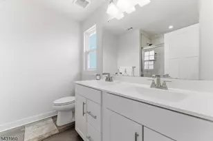 22 Oakwood Blvd, Union Township, NJ 08827 - Photo 19