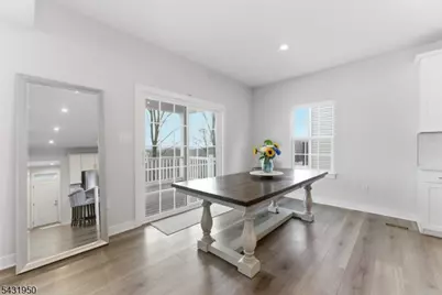 22 Oakwood Blvd, Union Township, NJ 08827 - Photo 9