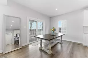 22 Oakwood Blvd, Union Township, NJ 08827 - Photo 9