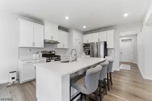 22 Oakwood Blvd, Union Township, NJ 08827 - Photo 7