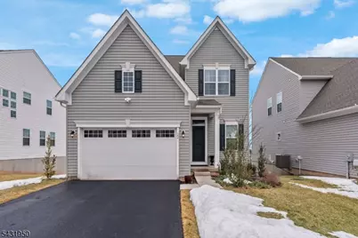 22 Oakwood Blvd, Union Township, NJ 08827 - Photo 1