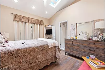 160 Ashland Ave, Bloomfield Twp., NJ 07003 - Photo 15
