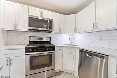 160 Ashland Ave, Bloomfield Twp., NJ 07003 - Photo 9