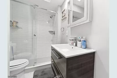 160 Ashland Ave, Bloomfield Twp., NJ 07003 - Photo 23