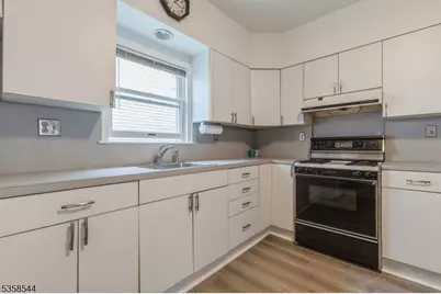 35 Montrose Ave, Verona, NJ 07044 - Photo 13