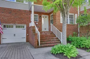 28 Berkeley Square, Watchung, NJ 07922 - Photo 1