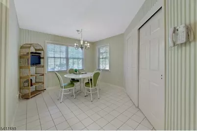 28 Berkeley Sq, Watchung, NJ 07922 - Photo 7
