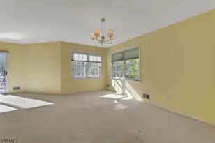 28 Berkeley Square, Watchung, NJ 07922 - Photo 5