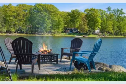931 Plymouth Lake Dr, Stillwater, NJ 07860 - Photo 1