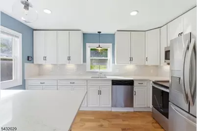 931 Plymouth Lake Dr, Stillwater, NJ 07860 - Photo 11