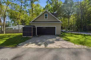 931 Plymouth Lake Dr, Stillwater, NJ 07860 - Photo 5