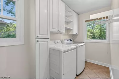 36 Thackeray Dr, Millburn, NJ 07078 - Photo 11