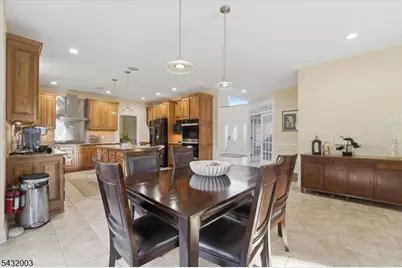 3 Cole Ct, Raritan Township, NJ 08822 - Photo 5