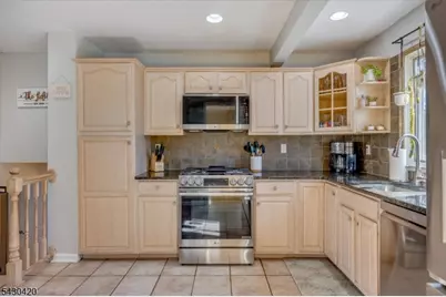 7 Beekmeer Pl, Mount Olive, NJ 07836 - Photo 11