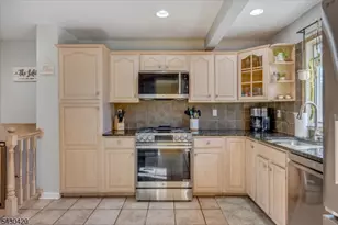 7 Beekmeer Pl, Mount Olive, NJ 07836 - Photo 11