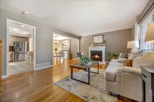 7 Beekmeer Pl, Mount Olive, NJ 07836 - Photo 9