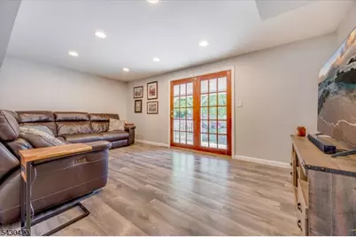 7 Beekmeer Pl, Mount Olive, NJ 07836 - Photo 29