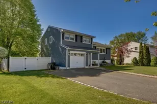 7 Beekmeer Pl, Mount Olive, NJ 07836 - Photo 3