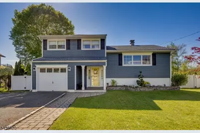 7 Beekmeer Pl, Mount Olive, NJ 07836 - Photo 1