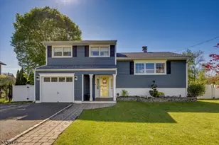 7 Beekmeer Pl, Mount Olive, NJ 07836 - Photo 1