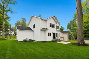 21 Maplewood Dr, Livingston, NJ 07039 - Photo 29